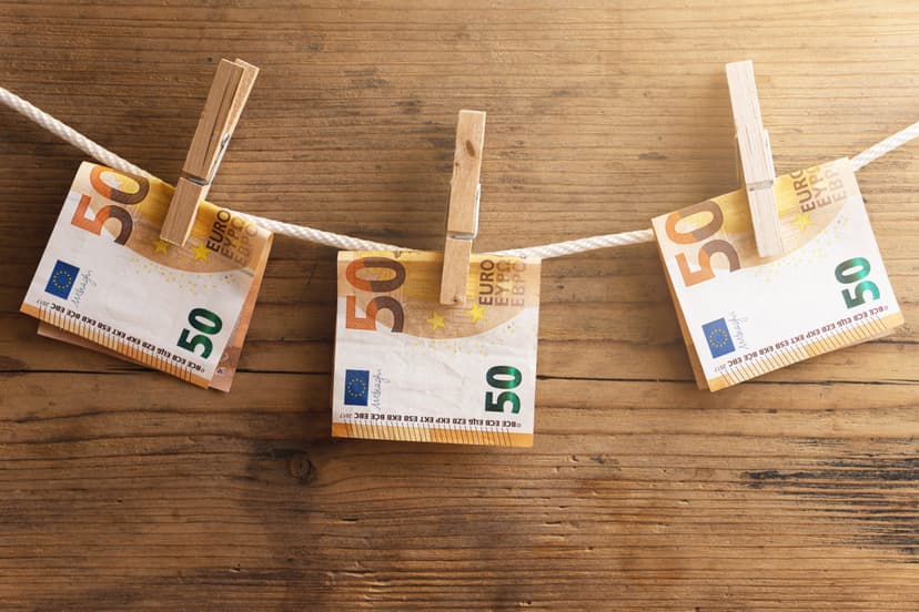 Sauberes Business – Prävention von Geldwäsche & Terrorfinanzierung